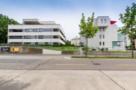Ansicht mit Nachbargebäude